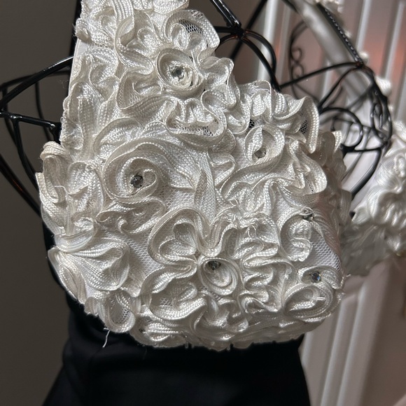 VTG Women’s 80s Elegant Black and White Halter Formal Dress. NYE Cocktail Dress - Picture 9 of 16